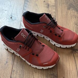 On Running women’s cloudtec Athletic Shoes in Rust Red and White